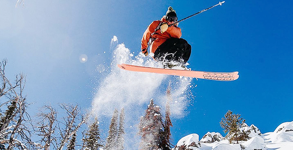 フリースタイルスキーとは どんな種類の滑り方がある フリースタイル用のスキーブーツの選び方も紹介